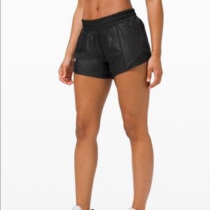 RARE!!! Lululemon Hotty Hot Size 4 Tall Shorts